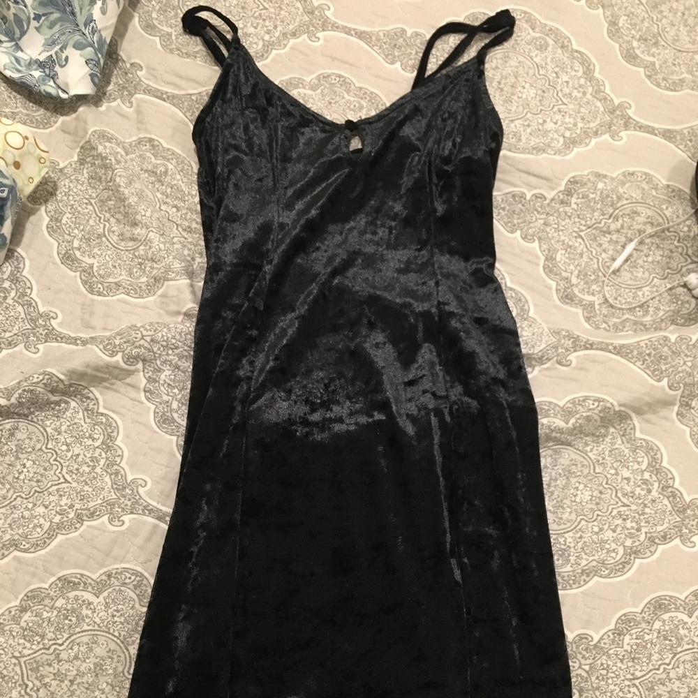 Pacsun Kendall and Kylie velvet black dress